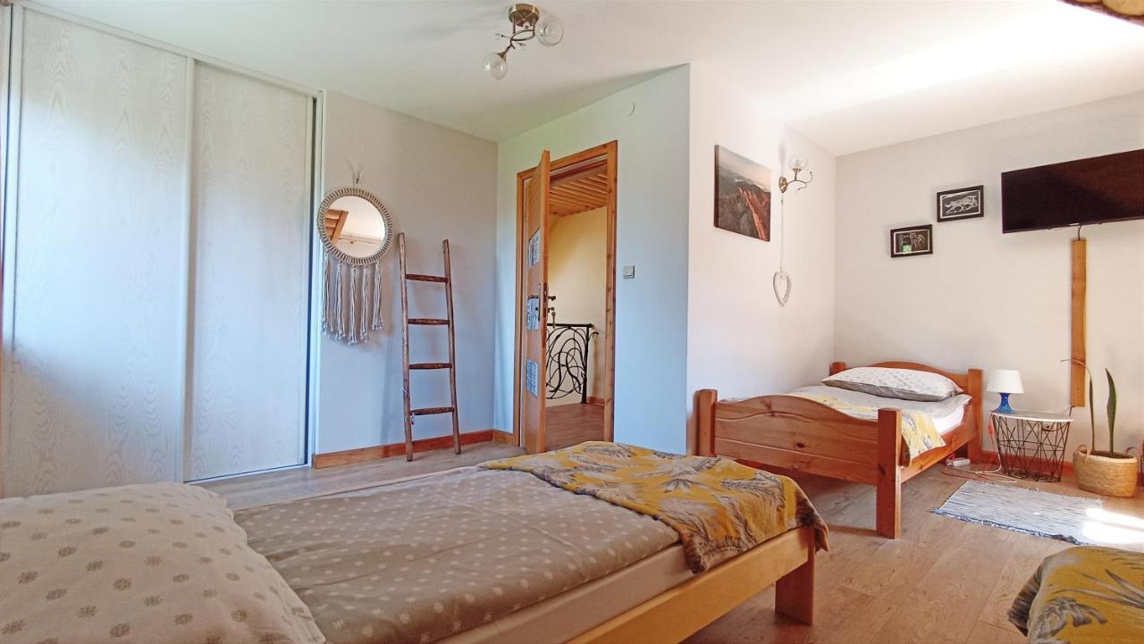Zacisze Drwala Casa de hóspedes Lutowiska Quarto foto